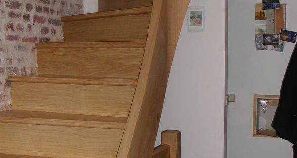 Escalier débillardé bois